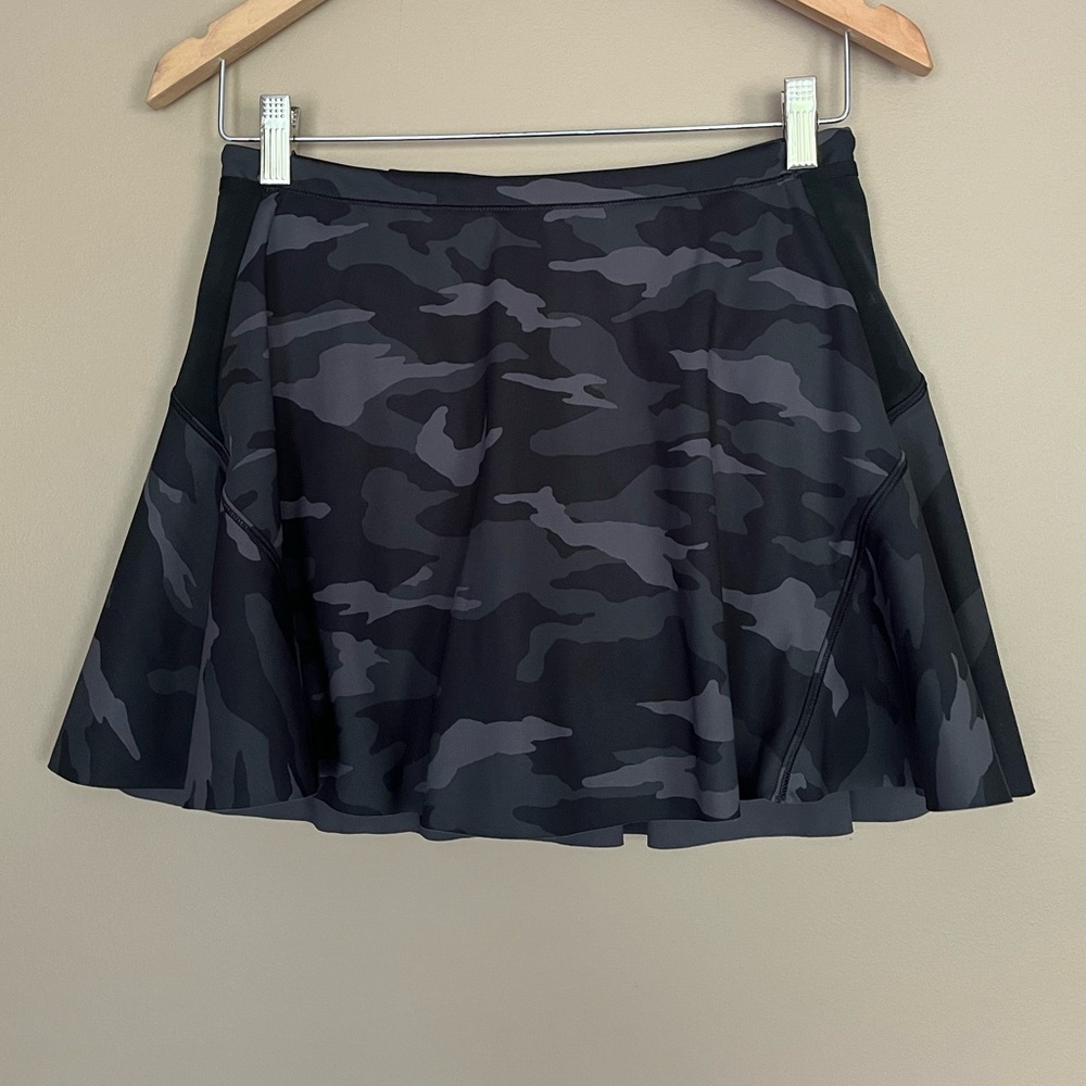{Athleta} Match Point Skort in Camo Print - Womens XS